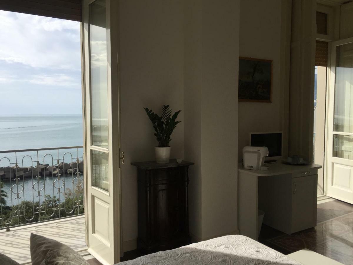 B&B Di Mare E D'Azzurro Salerno Zewnętrze zdjęcie